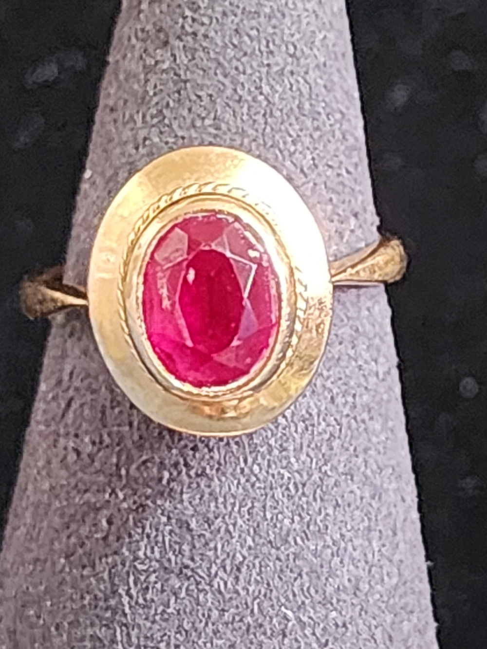 Vintage 14K Yellow Gold Oval Red Ruby Bezel Solitaire Ring Sz 8 - Picture 5 of 10
